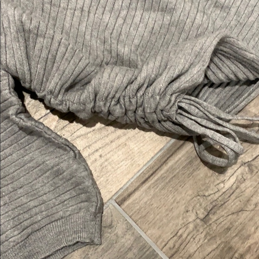 Cropped Ribbed Drawstring Sweater - Picture 3 of 7